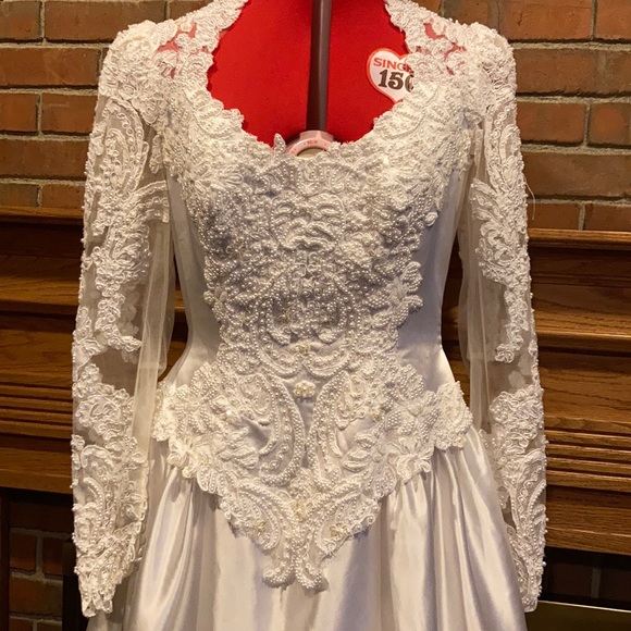 EUC sz L Vintage ivory satin wedding gown - Host Pick - Picture 3 of 13